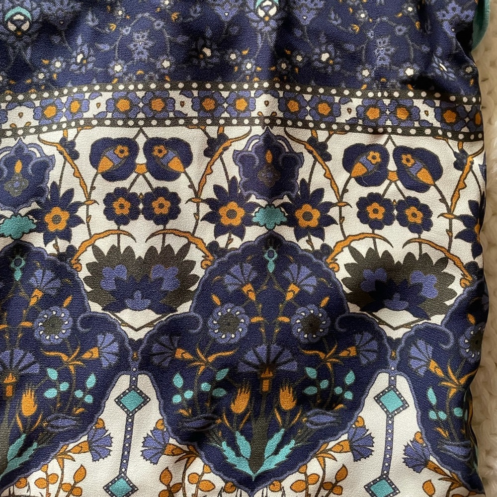 Patterned Blouse - Picture 3 of 5